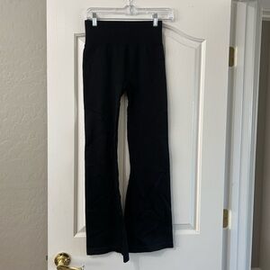 Women’s Black Flared Ribbed Leggings